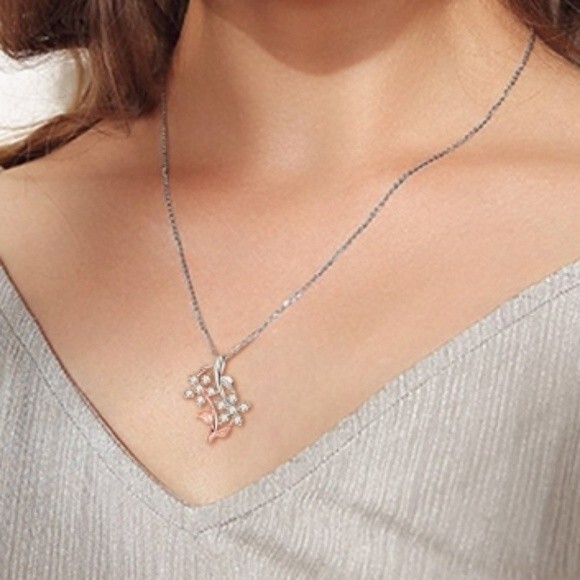 J. Rosee 925 Silver Rose Gold Cubic Zirconia Flower Pendant Necklace - Picture 2 of 5
